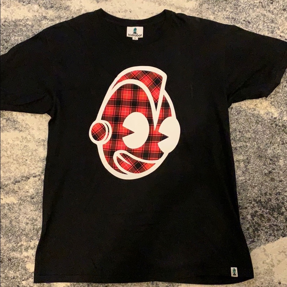 Kid robot t shirt